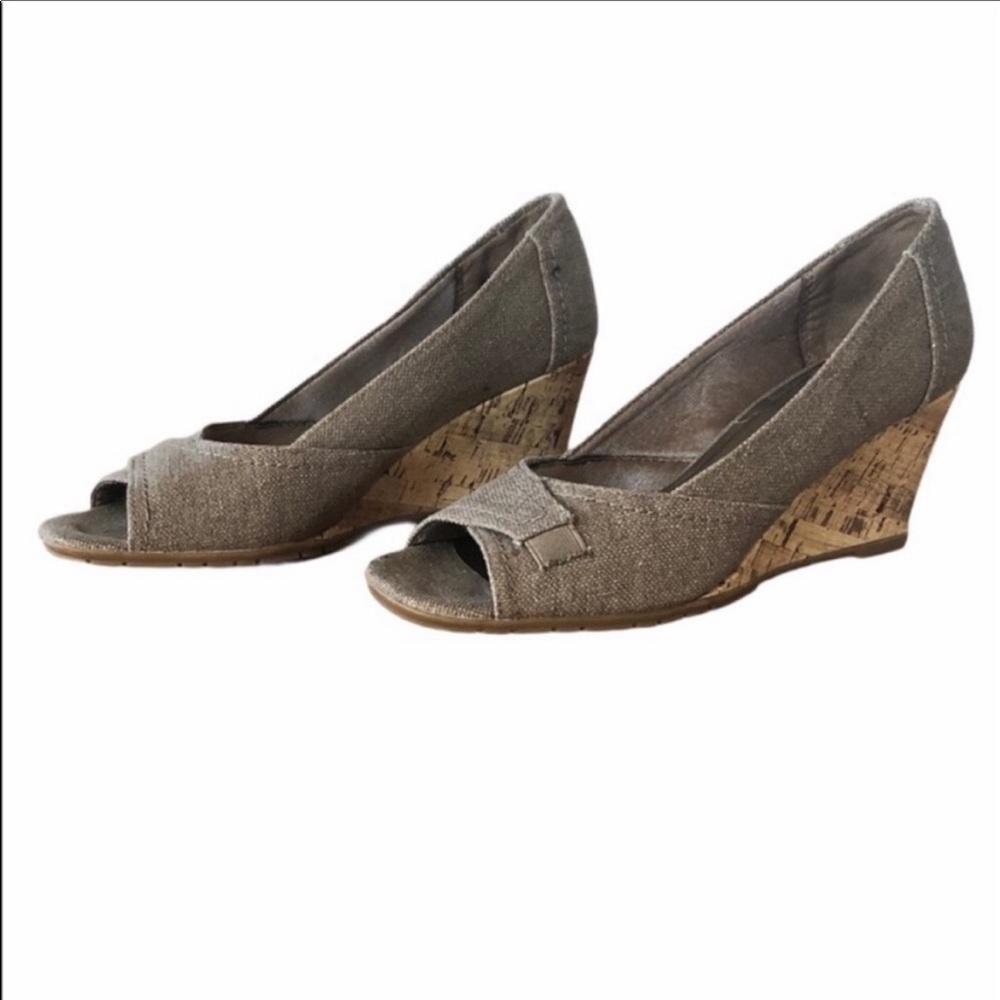 Life Stride Support Memory Foam Wedges in Khaki